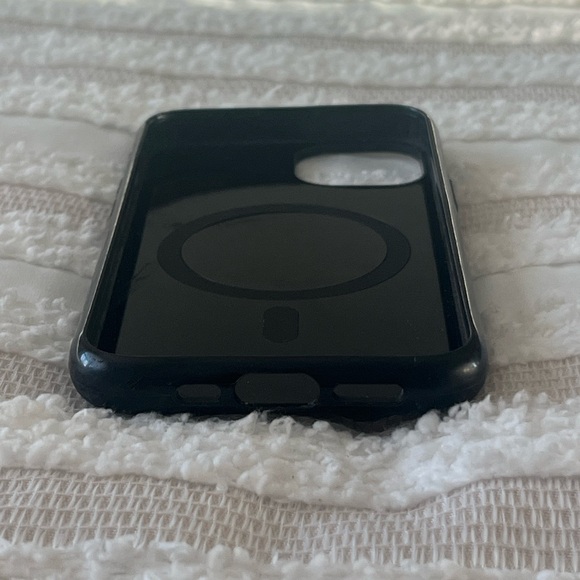 VELVET CAVIAR Black Leopard Cheetah Print iPhone 13 Case - Picture 4 of 6